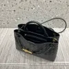 Schouderleer Oost/west onderarm Andiamo Designer Grote tas One Botteega Venetas Handheld meisjestassen Nieuw met hoogwaardige geweven crossbody Emmer Dames L1EV