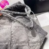 Channel 22 Denim Grand Shopping Bag Tote Travel Designer Femme Sling Body Sac à main le plus cher avec chaîne en argent Gabrielle QuilpG