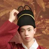 Officiële hoedkostuumaccessoires Chinese oude oude keizer Kroon Black Ming Dynasty Traditional Head Dress Performance Stage Wear Opera Cosplay Hat