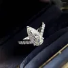 Fedi nuziali Huitan Trendy Waterdrop Cubic Zirconia Cristallo per le donne Accessori da sposa di fidanzamento di lusso Gioielli di moda