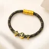 Pulseira de couro de luxo preto outono novo amor presente pulseira designer clássico quatro folhas grama pulseira design simples família menina presente aniversário jóias acessórios