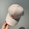 Klassieke designer baseball caps Mannen vrouwen trends Nylon Bucket Hats retro duck cap Driehoek metalen top Casquette hta