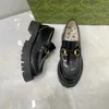 Mocassini in vera pelle spazzolata monolito Designer Donna Scarpe da uomo Scarpe da ginnastica con plateau Scarpe casual bianche nere Fondo grosso con sneakers ricamate ape