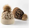 Cappello invernale da donna caldo lavorato a maglia con stampa leopardata berretto di lana arricciata da donna all'aperto C421