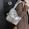 Axelväskor handväskor svart silver kvinnors väska designer sängkläder lyx och väska kvinnors fasion coot down coon väska vinterstylishhandbagsstore