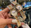 Famoso clásico pequeño reloj de estilo de diseño con esfera de luna Todo el reloj de acero inoxidable Movimiento de cuarzo para mujer Caja de plata para mujer Reloj de pulsera Montre De Luxe Regalos