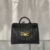 Crossbody Cassette Andiamo Ladies Single Designer Bolsas Veneeta Bolsa Hombro Clásico 2023 Nuevo Cuero Mujer Tejido Moda Cuero Bolso Axila Cz0v