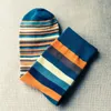 Herrstrumpor Color Stripes Socks De senaste Design Men's 5 Pairs Striped Socks Passar Fashion Designer Colored Cotton 231101