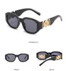2022 Unik liten solglasögon Kvinnor Fashion Personlighet Lady Head Vintage Square Goggle Solglas för Men Oculos de Sol1597490