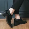 Chaussures habillées Brogue noire pour hommes talon épais brillant en cuir PU à lacets bout rond fait à la main avec