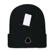 Beanie / Skull Caps Designer Knitwear Temperamento Versátil Beanie Malha Quente Carta Triângulos Design Chapéu Presente de Natal Cand Goose Hat