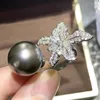 Hochzeit Ringe Huitan Luxus Simulierte Perle Ring Funkelnde Blume Mit CZ Mode Frauen Öffnung Einstellbare Trendy Schmuck