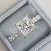 Anéis de casamento Caoshi luxo moderno anel de moda para mulheres brilhante princesa quadrado zircônia dedo jóias cerimônia elegante presente