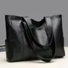Abendtaschen Mode Große Weiche Leder Damen Tasche Europäische und Amerikanische Retro Kapazität Schulter Handtasche PU Material 231101