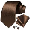 Pajaritas 8 cm Corbatas doradas y marrones sólidas para hombres Corbata de seda para bodas de negocios Conjunto de gemelos cuadrados de bolsillo con clip de corbata Regalo para hombres DiBanGu 231102