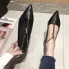Модельные туфли с острым носком, женские лоферы в корейском стиле с плоским верхом и низким вырезом, женские универсальные повседневные лоферы на молнии, 231102