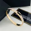 Designer-Armband, Designer-Schmuck, Gold-Armband, Luxus-Mode-Edelstahl, Clines-Manschettenschloss, Damen- und Herren-Party-Geschenk-Armband 01f8tb