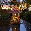 Trädgårdsdekorationer Solar Light Outdoor Mushroom House Decoration Tree Night Creative Harts Staty Crafts