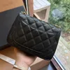 WOC Moda Kadınlar Mini Omuz Çantası 17cm Havyar Çanta Calfskin Pırlanta Gümüş Donanım Metal Tepe Lüks Çanta Matelasse Zincir Crossbody Crossbody Çanta Makyaj Çantası