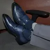 Scarpe eleganti da uomo stile classico con doppia fibbia Monk Strap in vera pelle con punta alare stampa coccodrillo da ufficio formale da uomo