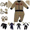 Printemps et automne nouveaux costumes de sport de créateurs d'épissage de lettres pour enfants pour hommes et femmes enfants manches longues et pantalons loisirs vêtements pour enfants en plein air A003