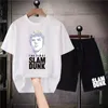 MEN S TRACHSUITS SLAM DUNK PRINT مجموعة أنيمي اليابانية TSHIRT شورت 2 قطعة الصيف بدلة غير رسمية في الهواء الطلق الأكمام مانجا الشارع 230403