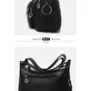 学校のバッグ高級ハンドバッグのファッション女性デザイナー2023ビンテージクロスボディPUレザーブラックソフトウォッシュマッシングメッセージフラップバッグ