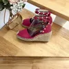 디자이너 플랫폼 럭셔리 하이힐스 여성 샌드 샌들 메탈릭 하이힐 샌들 여름 해변 웨딩 신발 신발 신발 상자