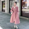 Trench da donna Giacche rosa Streetwear Cappotto allentato Lunghezza midi Moda coreana Elegante giacca a vento da donna Casual Top doppio petto
