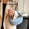 Jodie El Çantası koyun derisi dokuma çanta bottegss moda el dokuması inek boynuz Bun 2023 Yeni Kore Edition Sold Color Popüler Düğüm Dumpling Çanta