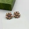 Orecchino da donna classico Designer Marchio di alta qualità Charm Stud Orecchini a doppia lettera in cristallo colorato Moda gioielli con ciondolo a forma di fragola