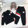 New Autumn baby Tute tuta sportiva per bambini di alta qualità Taglia 90-150 Felpa con cappuccio e pantaloni con decorazione logo sul petto Nov05