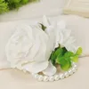 Kwiaty dekoracyjne sztuczny różowy nadgarstek Zakorna opaska na rękę z zielenią liście ślubne Perły Rękawice dla kobiet Bride Bridesmaid
