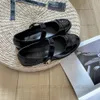 Chaussures de créateurs femmes sandales classique noir blanc petites chaussures en cuir chaussures plates confortables et polyvalentes chaussures décontractées de marque de luxe