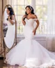 花嫁のためのエレガントな人魚のウェディングドレス2023オフショルダーレースコルセットバックスイープトレインパール