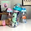 Bottiglie d'acqua da 480 ml Tazza Sippy per bambini Alimentazione creativa dei cartoni animati con cannucce e coperchi Bicchieri per bevande portatili a prova di fuoriuscite