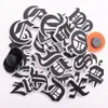 MOQ 20 pièces symbole spécial en PVC noir 26 lettres décoration de chaussure breloque boucle accessoires épingles de sabot décorations de boutons pour bracelets de bandes