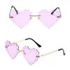 Lunettes de soleil Rave Party UV400 Protection lunettes Vintage nuances pour femmes cadre en métal lunettes de soleil en forme de coeur