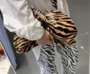 Bolsas de noche SMOOZA Fashion Day Clutch Dumpling Bag Zebra Holographic Clip Monedero Bolsa Mujeres Monederos plisados y bolsos Diseñador de lujo 230403