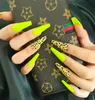 24 stuks volledige dekking extra lange doodskist kunstnagel elegante glanzende fluorescerende luipaardprint nepnagels voor vrouwen meisje manicure gereedschap2570612
