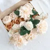装飾的な花人工花バラのヘッド装飾ボックスエッセンシャルディーウェディングブーケバレンタインバレンタインのデイギフト保持ギフト