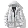メンズダウンコートメンズ衣類メンズアウターフード付き冬の新しいダウンジャケットメンズトレンディルーズパンジャケットパターン豪華な厚さの断熱材ジャケット