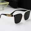 2023 Woman Luxury Sunglass Street Fashion Men Women Designer Adumbral Driving Beach Pilot Square Designers Sunglasses Eyeglasses Print Goggle 4 Color Option