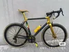 Black C68 Full Carbon Fiber Racing Road 자전거 프레임 최고 품질 최신 Cuper Light Carbon Bicycle Frames 중국 사이클링 프레임 세트에서 만든 맞춤형 페인트 카본