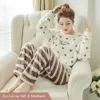 Pijamas femininos pijamas mangas compridas redondo nect quente coral veludo flanela casa roupas terno para mulheres no outono e inverno