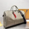 Saco de viagem de designer Homens mulheres duffle bags Moda Bagagens de couro Sacos de compras de qualidade quente sacolas Sacos de viagem Bolsa de alta capacidade Viagem em movimento de negócios.