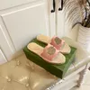 Moda Joker Beach Flip-Flops Designer Shappers Sandals planas femininas Couro marrom preto Branco plus size 35-42