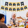 パーティーの装飾Eid Mubarak Banner Ramadan Decorationsは、壁の装飾ギフトムーンスターに掛けられるものです