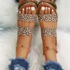 Тапочки, коллекция 2023 года, летние модные женские шлепанцы, сексуальные сандалии с леопардовым принтом, обувь для отдыха на плоской подошве с открытым носком, классические шлепанцы для взрослых, женские