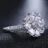 Anneaux de mariage VAGZEB couleur argent luxe femme grand cristal fleur bague de fiançailles de mode pour les femmes élégant Zircon bande